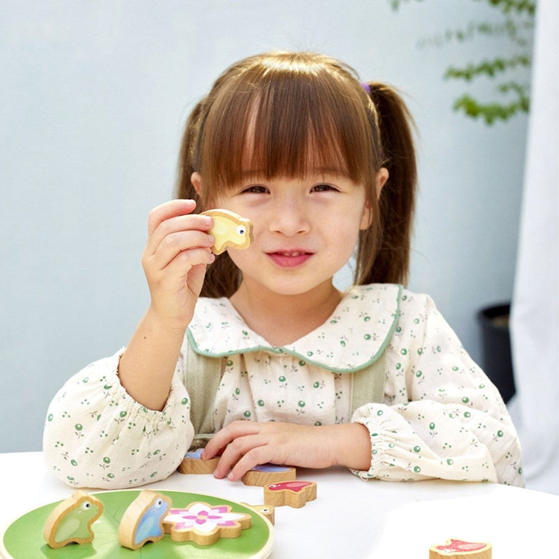 Classic World Balancing Water Lily